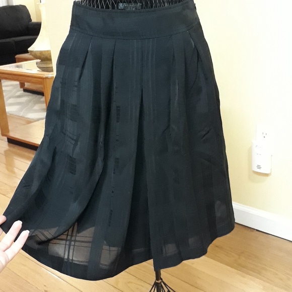 Ann Taylor Dresses & Skirts - ANN TAYLOR Black Midi Skirt Fully Lined